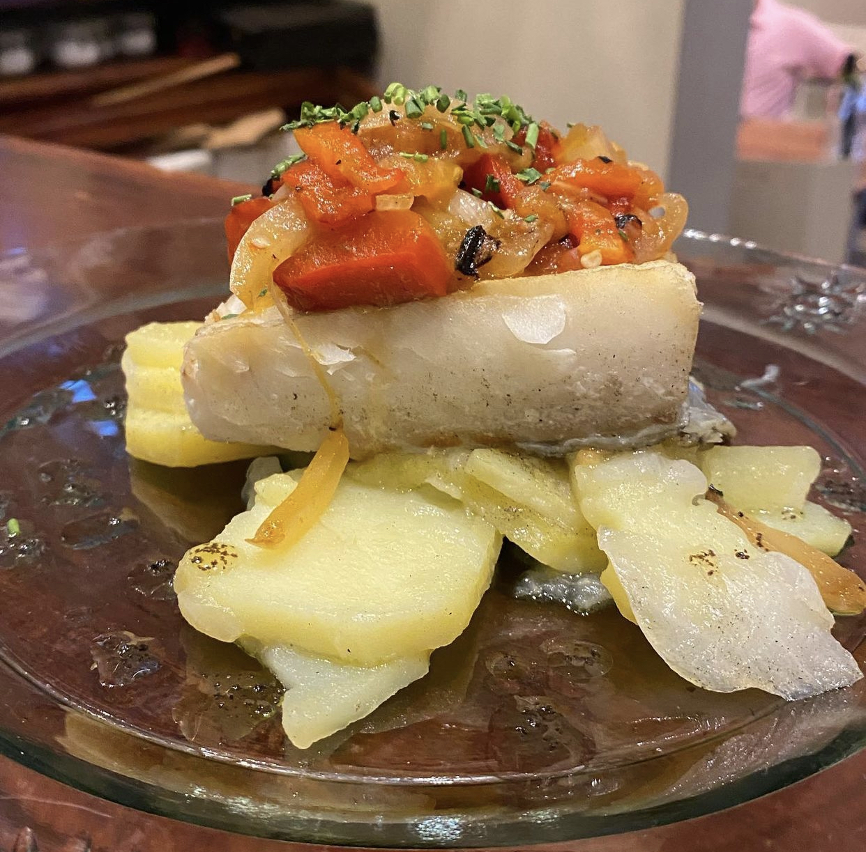 ¬ Bacalao a la brasa con escalibada templada.